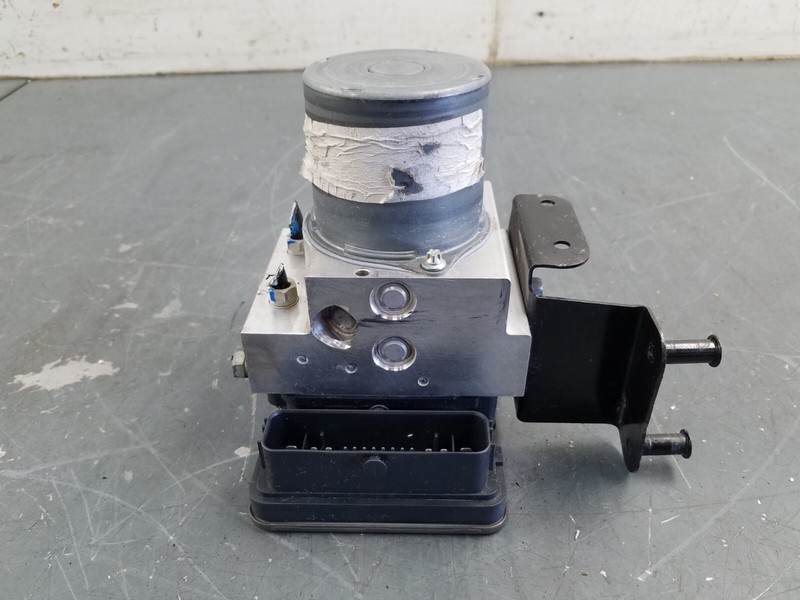 2021 McLaren GT ABS Brake Pump Module #1404 B9