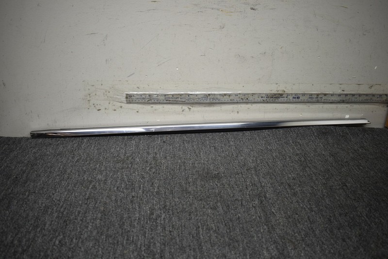 WINDOW CHROME MOLDING STRIP RIGHT SIDE FACTORY OEM