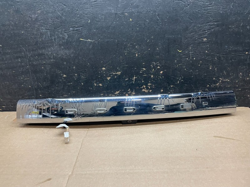 2011-2013 Dodge Durango Liftgate Tailgate Chrome Trim Molding w/ Camera Y9255 DG