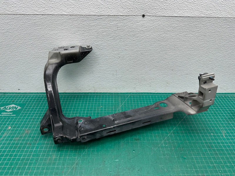 16-20 JAGUAR XE XF RADIATOR SUPPORT RIGHT SIDE UPPER TIE BAR BRACKET OEM