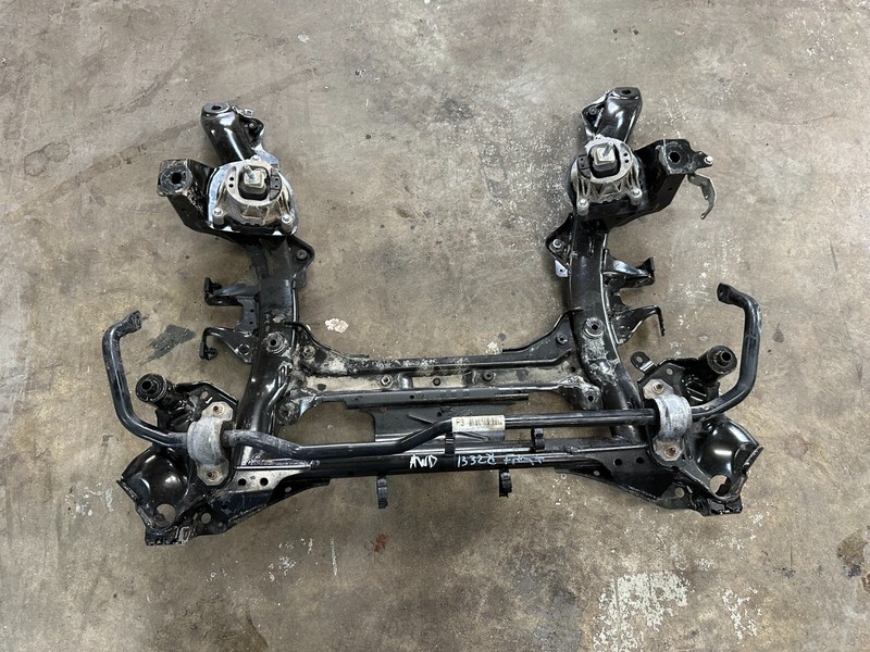 13-18 BMW 328i AWD FRONT SUBFRAME CROSSMEMBER SUSPENSION FRAME ENGINE CRADLE OEM