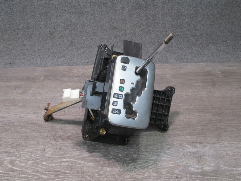 2003-2007 LEXUS LX470 A/T AUTOMATIC TRANSMISSION GEAR SHIFTER SELECTOR