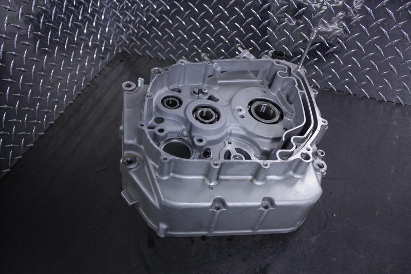 2007 HYOSUNG GT 650 MOTOR ENGINE CRANK CASING BLOCK HALF #1 OEM GT650 07