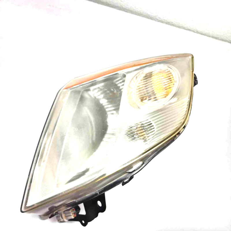2008 Sentra Sedan RH Passenger Side Headlamp Assembly Light Scratches