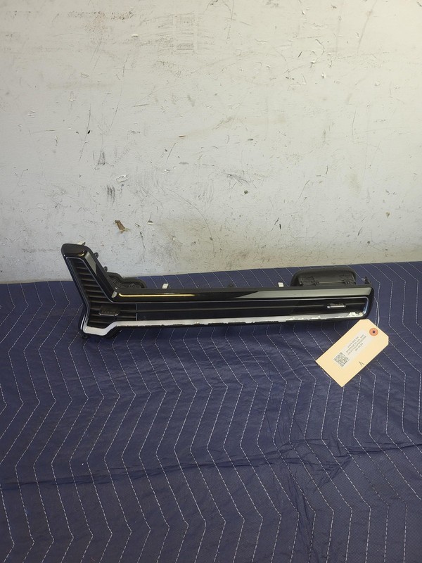 Used Oem Kia Right Passenger Dash Outer A/C Air Vent for 2023-2025 Sportage