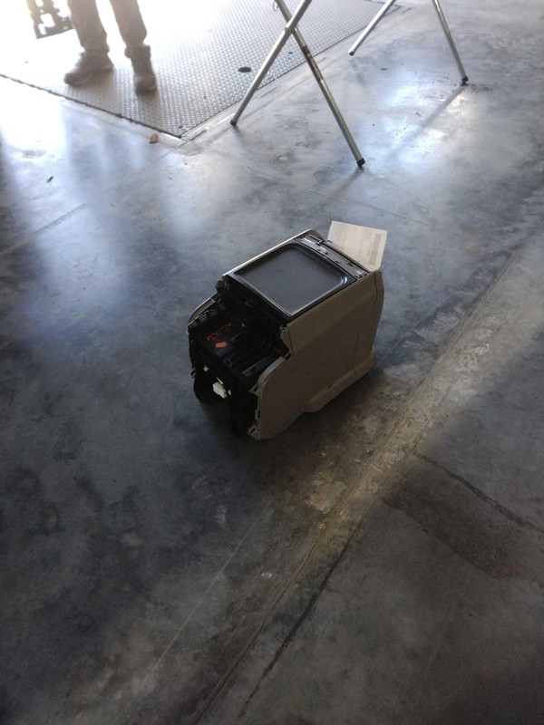 2015 Toyota Sienna Grey Center Console OEM Used 134k Miles NJ25-21039-512987