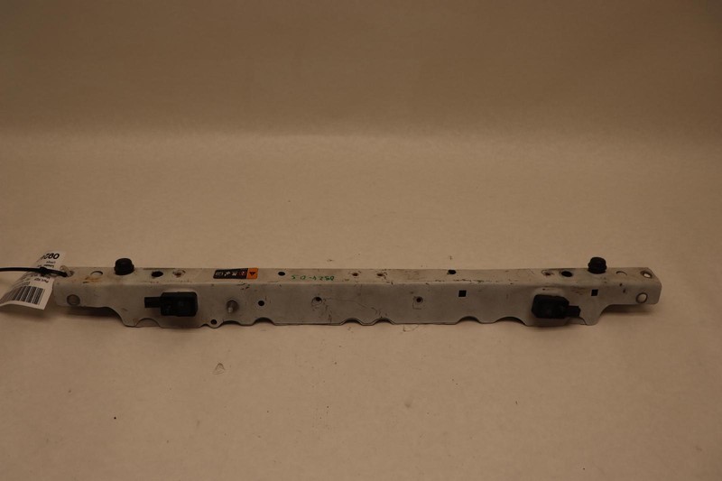 2016-2024 CHEVY MALIBU FRONT RADIATOR UPPER SUPPORT TIE BAR BRACE OEM