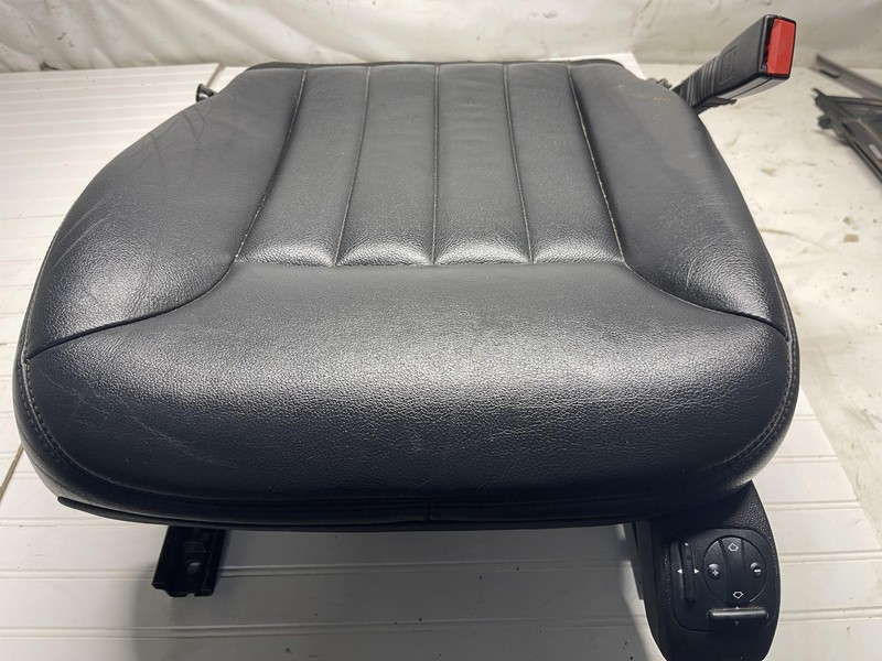 06-11 Mercedes Benz W164 ML500 Front Passenger Seat Base Track And Motors Memory