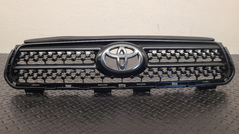 06-08 Toyota Rav4 Sport 2.4L Upper Grille OEM 53101-42180