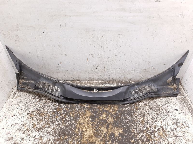00 01 02 03 04 05 Toyota MR2 Cowl Vent Panel