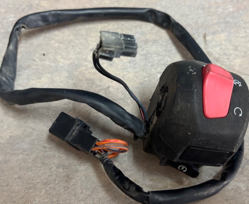 2001 Suzuki GSF1200 GSF 1200 Bandit Right Start Engine Kill Switch Handlebar Z4