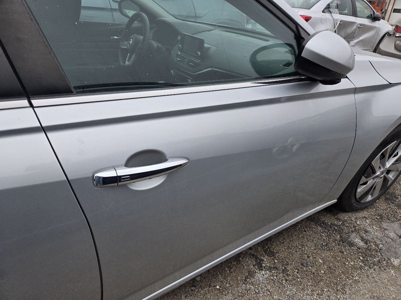 Passenger Right Front Door Without Acoustic Glass Fits 19-21 ALTIMA 3608891
