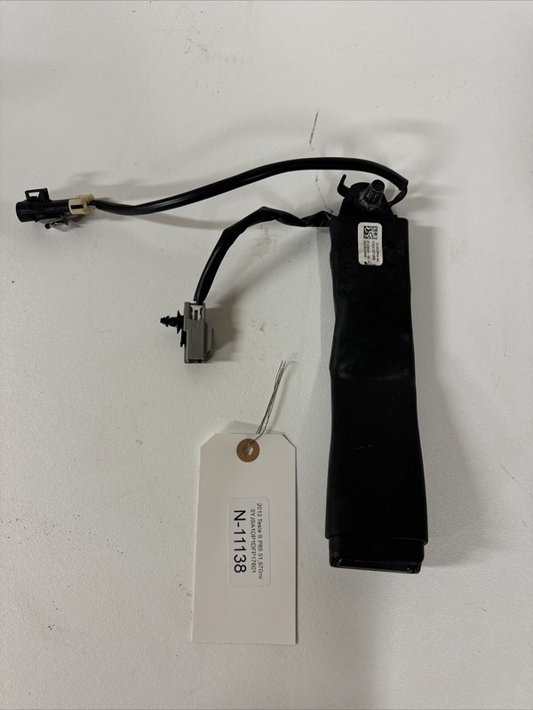 2012-16 TESLA MODEL S FRONT RIGHT PASSENGERS SIDE SEAT BELT BUCKLE OEM 11138 B37