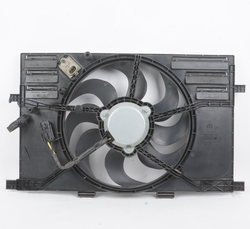 2015-2018 Jeep Renegade 2.4lEngine Radiator Cooling Fan Motor Assembly OEM