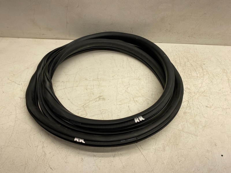 2016-2019 BMW X1 RIGHT REAR DOOR SEAL RUBBER WEATHERSTRIP BODY MOUNTED OEM