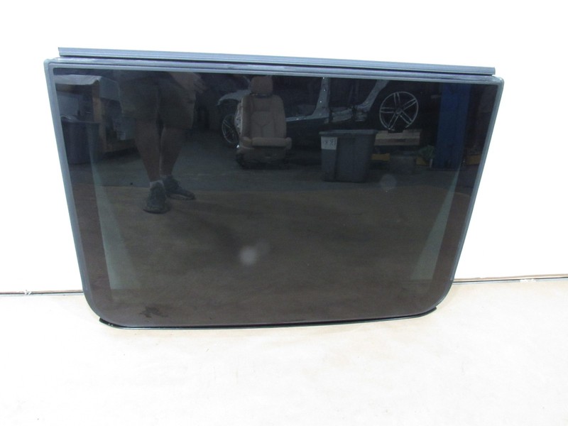 19-23 Porsche Macan 2023 Rear Panoramic Sunroof Moonroof Glass Window |:O