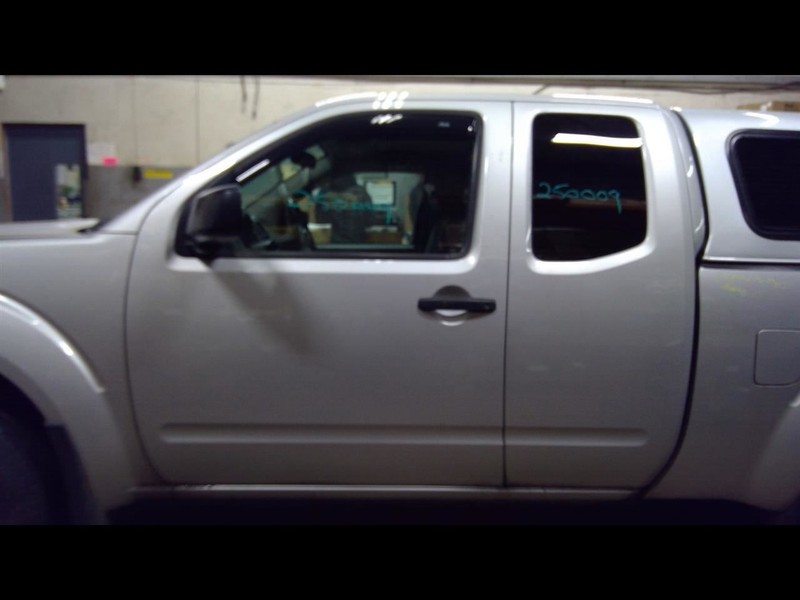 Driver Front Door Without Body Side Moulding Manual Fits 16-18 FRONTIER 1519673