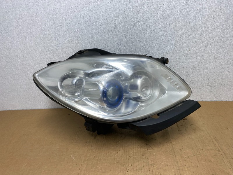 2008-2012 Buick Enclave Right Passenger Headlight Xenon Hid Two Ballast AD1328