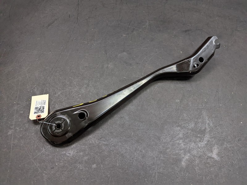 Rear Crossmember Suspension Front Right Bracket 2022 Cadillac CT4 84059930 20 21