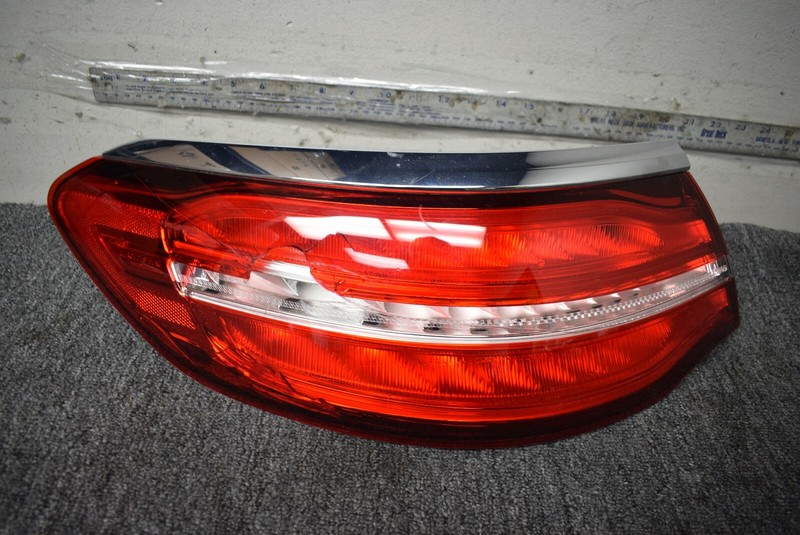 2016-2018 MERCEDES BENZ GLE TAIL LIGHT LEFT SIDE FACTORY OEM