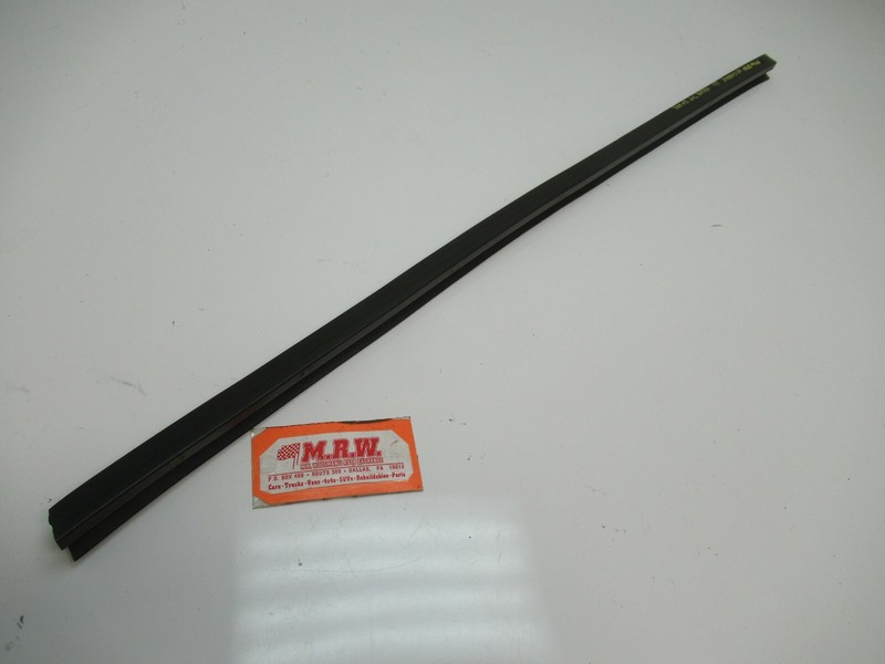 DOOR PANEL MOLDING GLASS WINDOW SEAL RIGHT SIDE TOP INNER fit COBALT COUPE 05-10