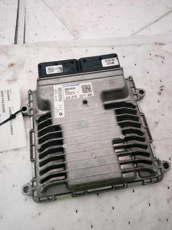 2020 Hyundai Palisade Engine Control Module ECM Black OEM 391223LFN0 60K Mile