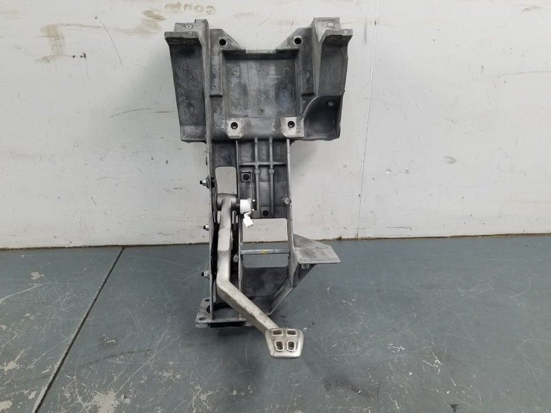 2010 Corvette C6 ZR1 Steering Column Bracket / Brake Pedal #01230 H3