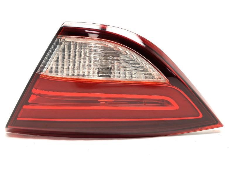 Right Passenger Trunk Lid Mounted Tail Light Fits 2015-2017 Chrysler 200 81622