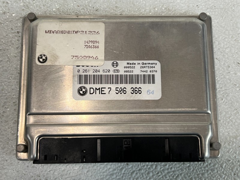 95-01 BMW E38 E39 X5 M62TU V8 Engine Computer Brain ECU ECM DME OEM