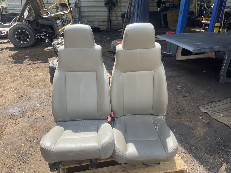 03-06 Jeep Wrangler Front Seat Set Grey Vinyl Normal Wear Tested Khaki Gray H6J3
