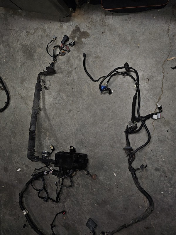 2012 Ford Mustang GT 5.0L Engine Compartment Fuse Box Wire Harness GR3T-14290-FF