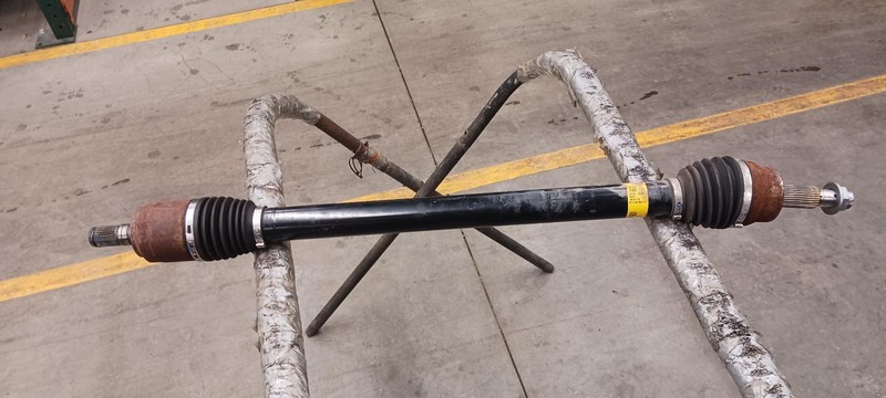20-'23 HYUNDAI SONATA passenger front outer Axle Shaft 2.5L 28k miles OEM