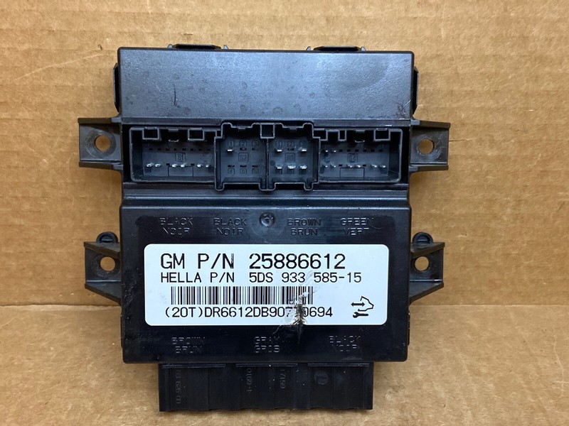 2007-2014 Suburban Yukon Driver Heated Cooled Seat Control Module 25886612