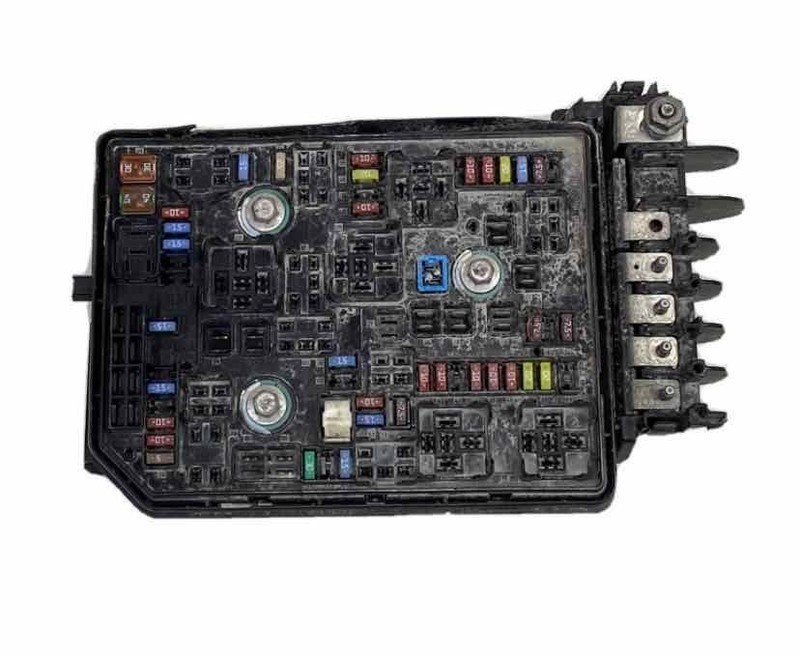 18 20 GMC TERRAIN 1.5L ENGINE FUSE RELAY BOX ASSY OEM 23246682 BROKEN CASE