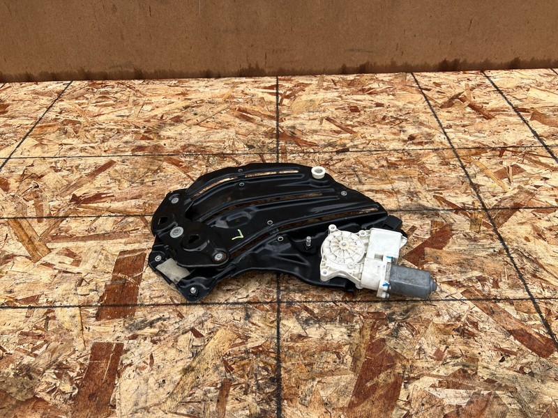 FORD MUSTANG/ GT CONVERTIBLE 2015-2023 OEM REAR LEFT DRIVER WINDOW REGULATOR ASY