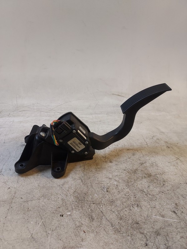 2005-10 Hyundai Sonata Accelerator Electronic Electric Gas Pedal 32700-0A300 OEM