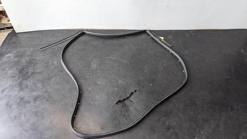 Rear Right Door Weatherstrip 2020 Nissan Murano 82830-9UH0A 2019 2021 2022
