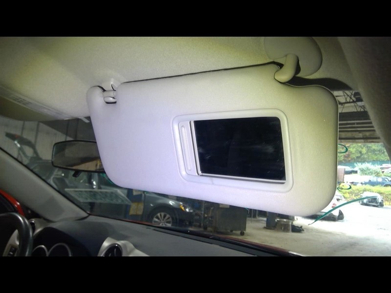 Passenger Right Sun Visor Canada Market Fits 09-14 MATRIX 1678737