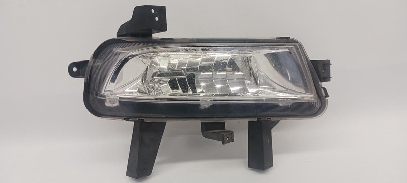14-'16 BUICK LACROSSE Right Passenger fog light OEM Grade B