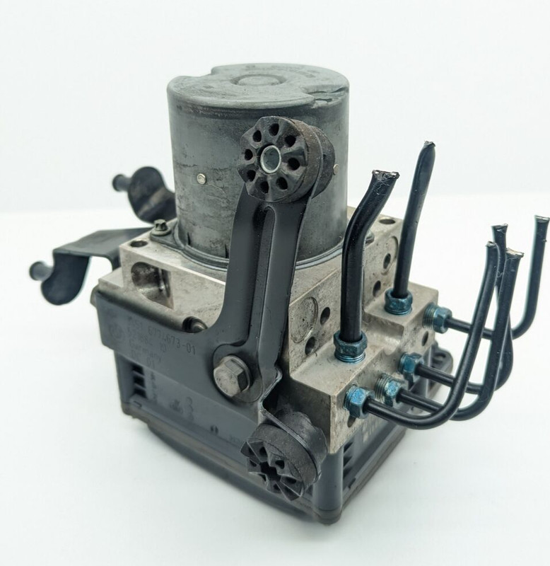 2008-2010 BMW 535i ABS control module and pump