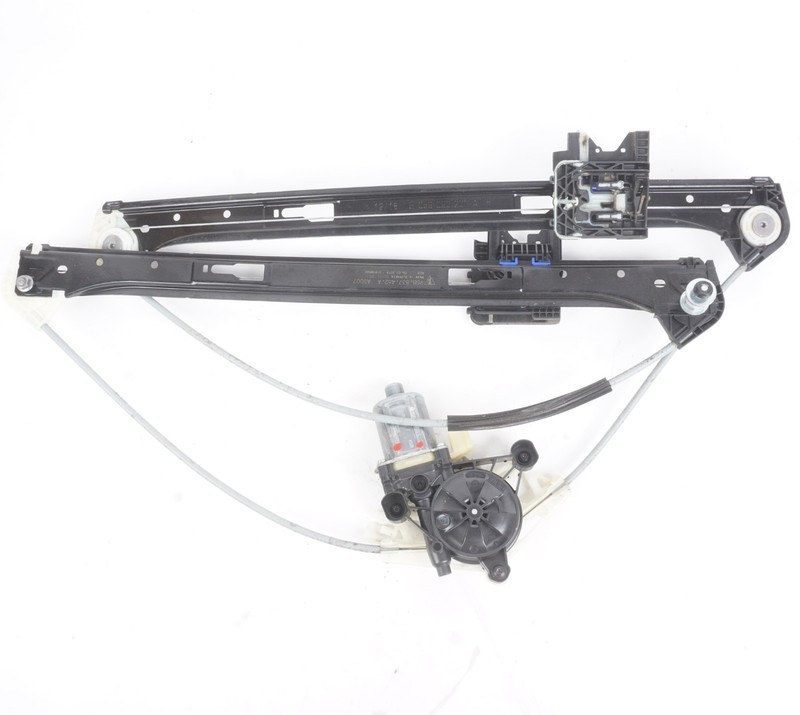 2015 - 2018 Porsche Macan Front Right Window Regulator OEM