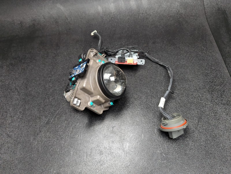 Front Left Headlamp Projector 2019 Chevrolet Camaro 2020 2021 2022 2023 2024