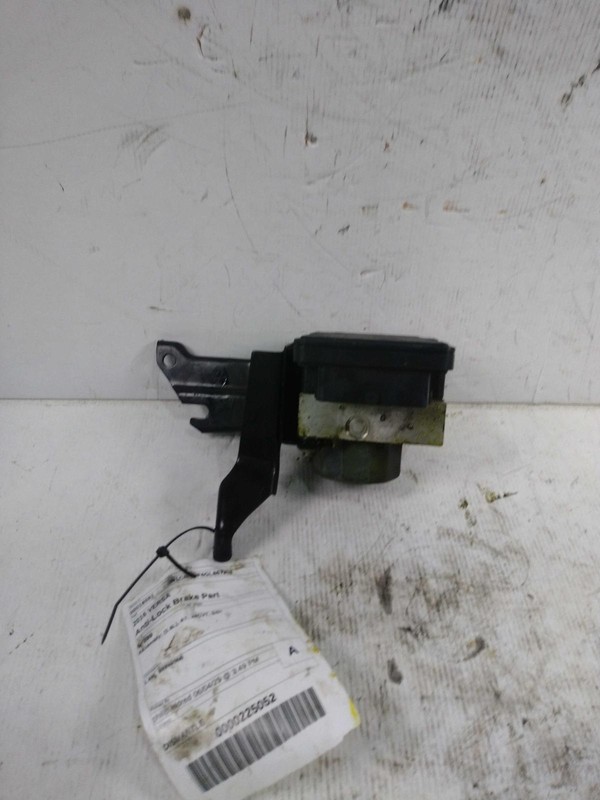 2016 Nissan Versa ABS Pump & Motor Assembly OEM 476609KK3A 141K Miles RED