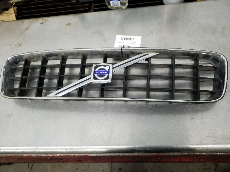 Grille Hood Mounted 6 Cylinder Fits 03-06 VOLVO XC90 175813