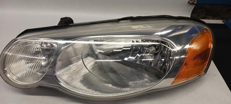 2004 CHRYSLER SEBRING Left driver headlight Headlamp Sedan OEM 04 05