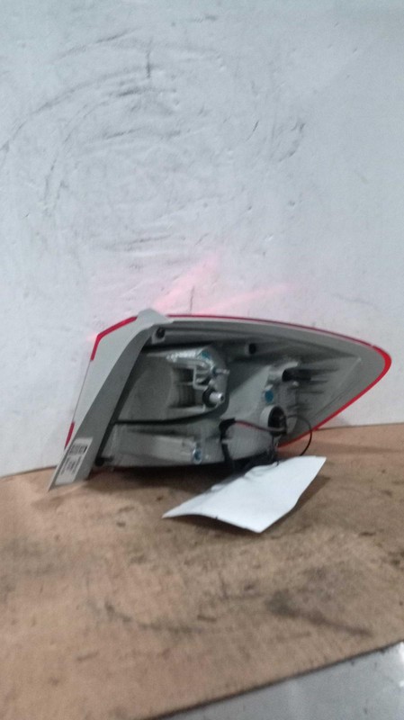 2016 Chevrolet Cruze Right Tail Light Assembly Black 91K Miles OEM Replacement
