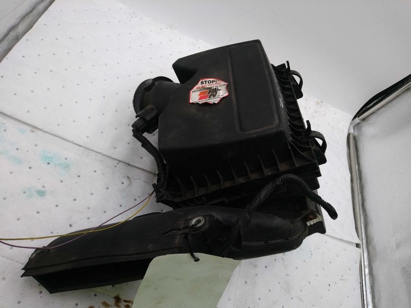 Used Air Cleaner Assembly fits: 2017 Lincoln Mkz 2.0L VIN 9 8th digit turbo Grad