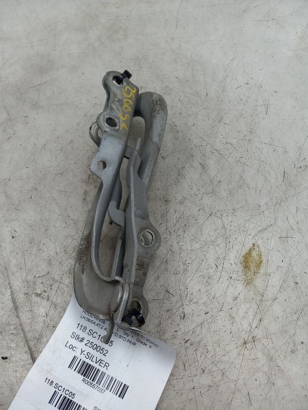 05 SCION TC HOOD HINGE PAIR