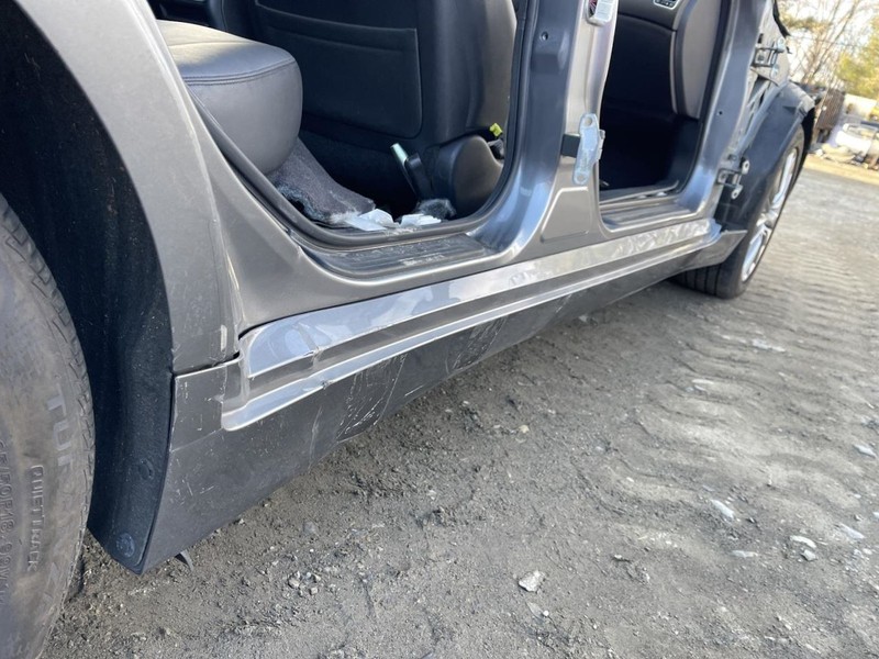 14-23 INFINITI Q50 RIGHT ROCKER MOULDING HAS GOUGE GRAY PC:KAD AT AWD 70K 62825