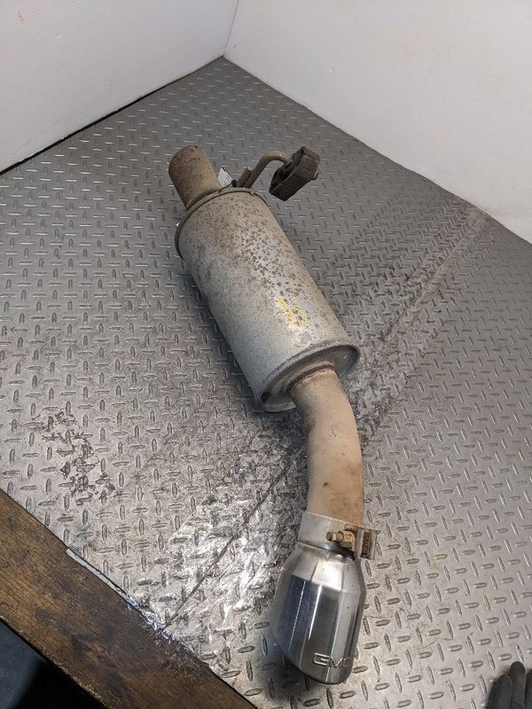 2015-2020 GMC YUKON XL 1500 5.3L EXHAUST SYSTEM REAR MUFFLER OEM 1180332